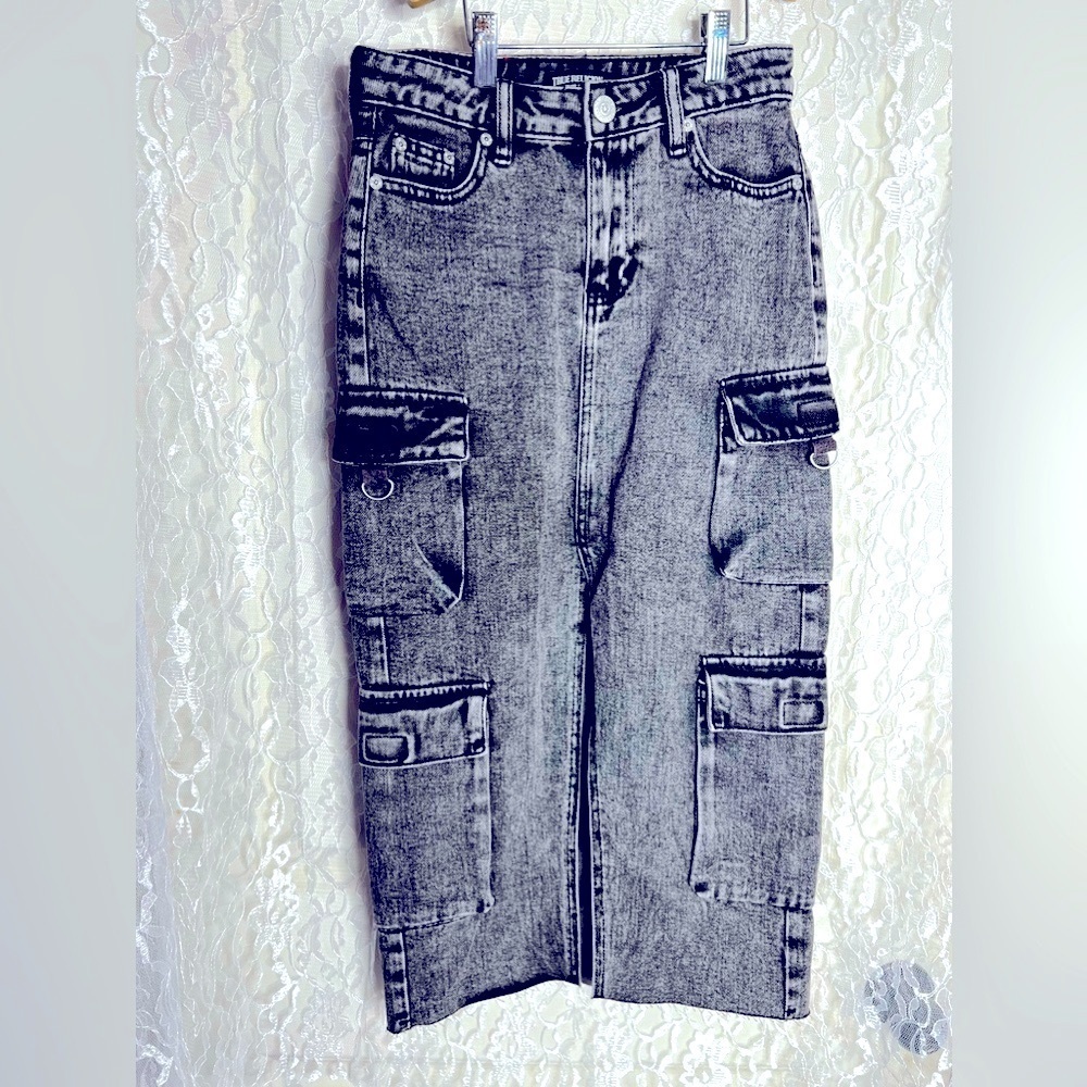 True Religion Urban Outfitters Denim Cargo MIDI Slit Skirt - Picture 2 of 10